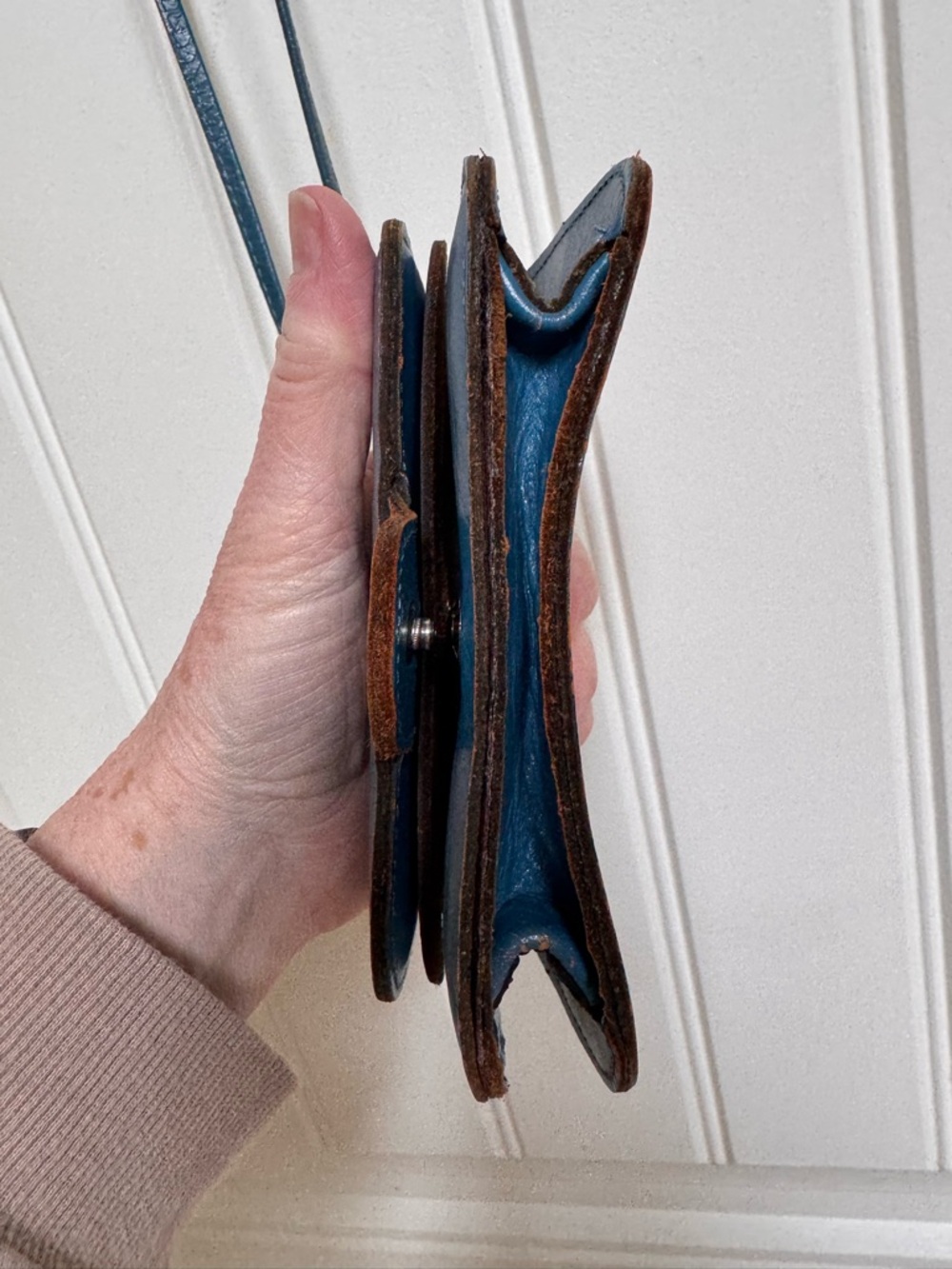VTG Mundi Teal Cowhide Leather Mini Wallet Purse with Mirror. 5” by 4” by 1” - Picture 7 of 11